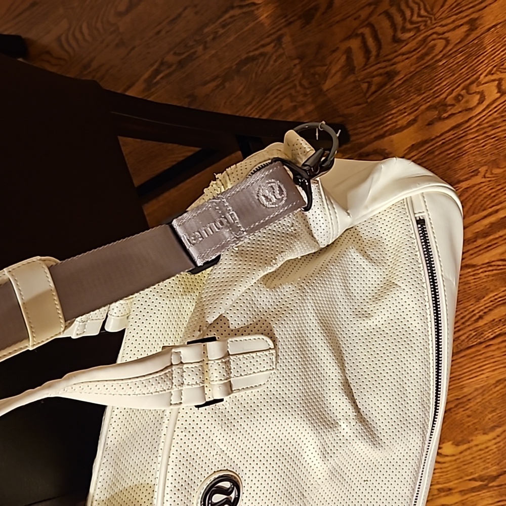 Lululemon bag - Picture 7 of 10